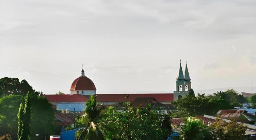 El Haciendero Private Hotel Илоило Экстерьер фото