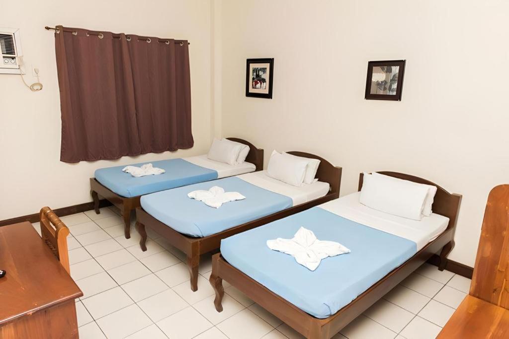 El Haciendero Private Hotel Илоило Экстерьер фото