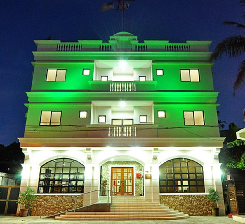 El Haciendero Private Hotel Илоило Экстерьер фото